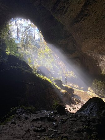 Te Ananui Cave